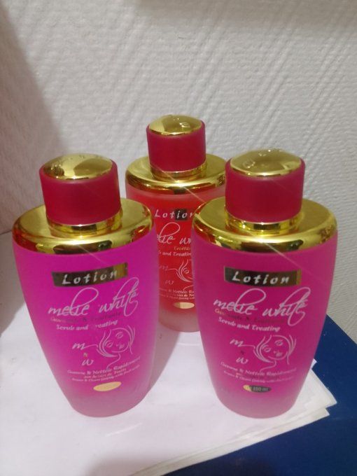 Lotion melie White Rose éclaircissant gommant & traitant.